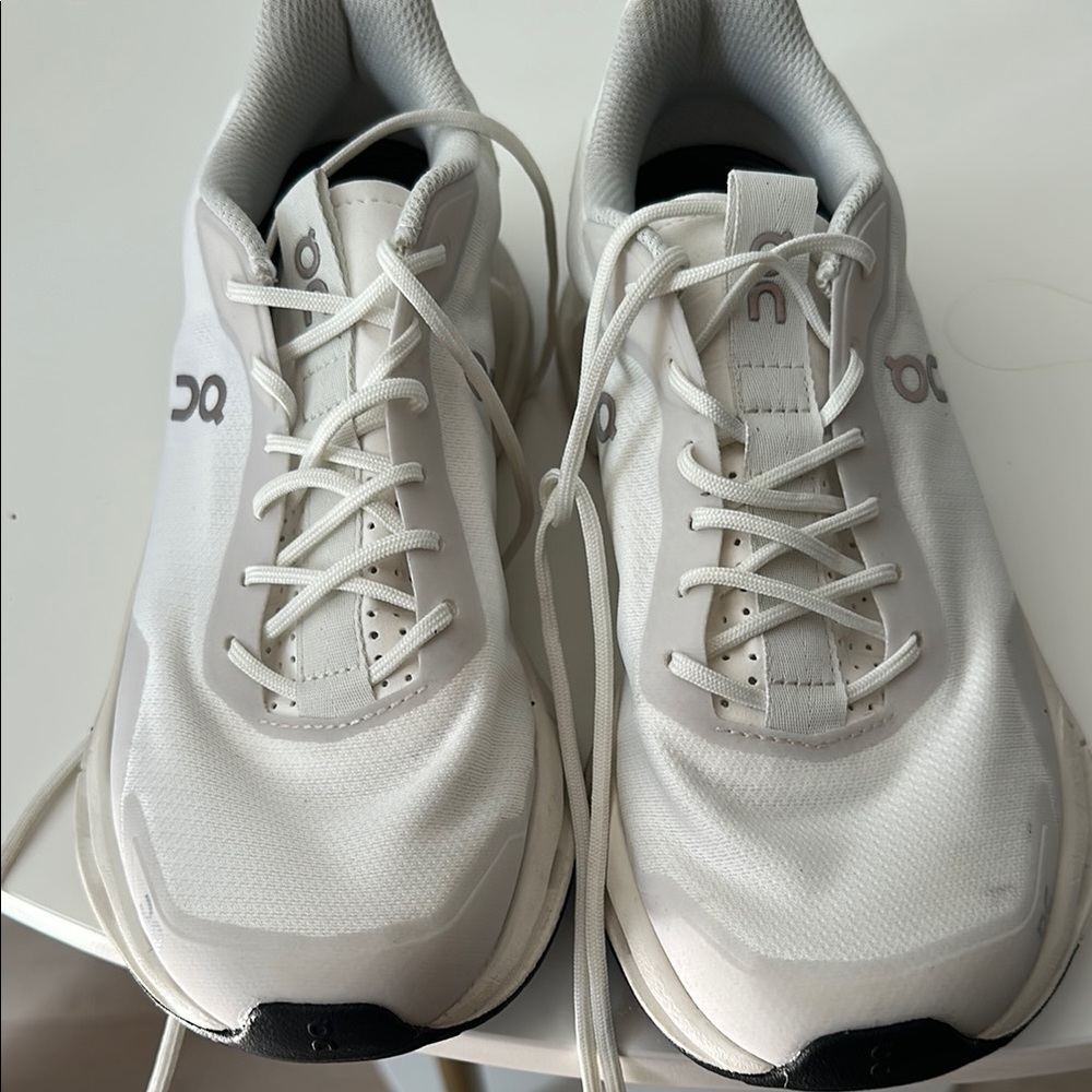 On Running White Athletic Shoes with Cushioned Midsole